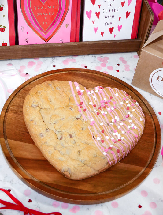 LOVE AT FIRST BITE: GIANT COOKIE